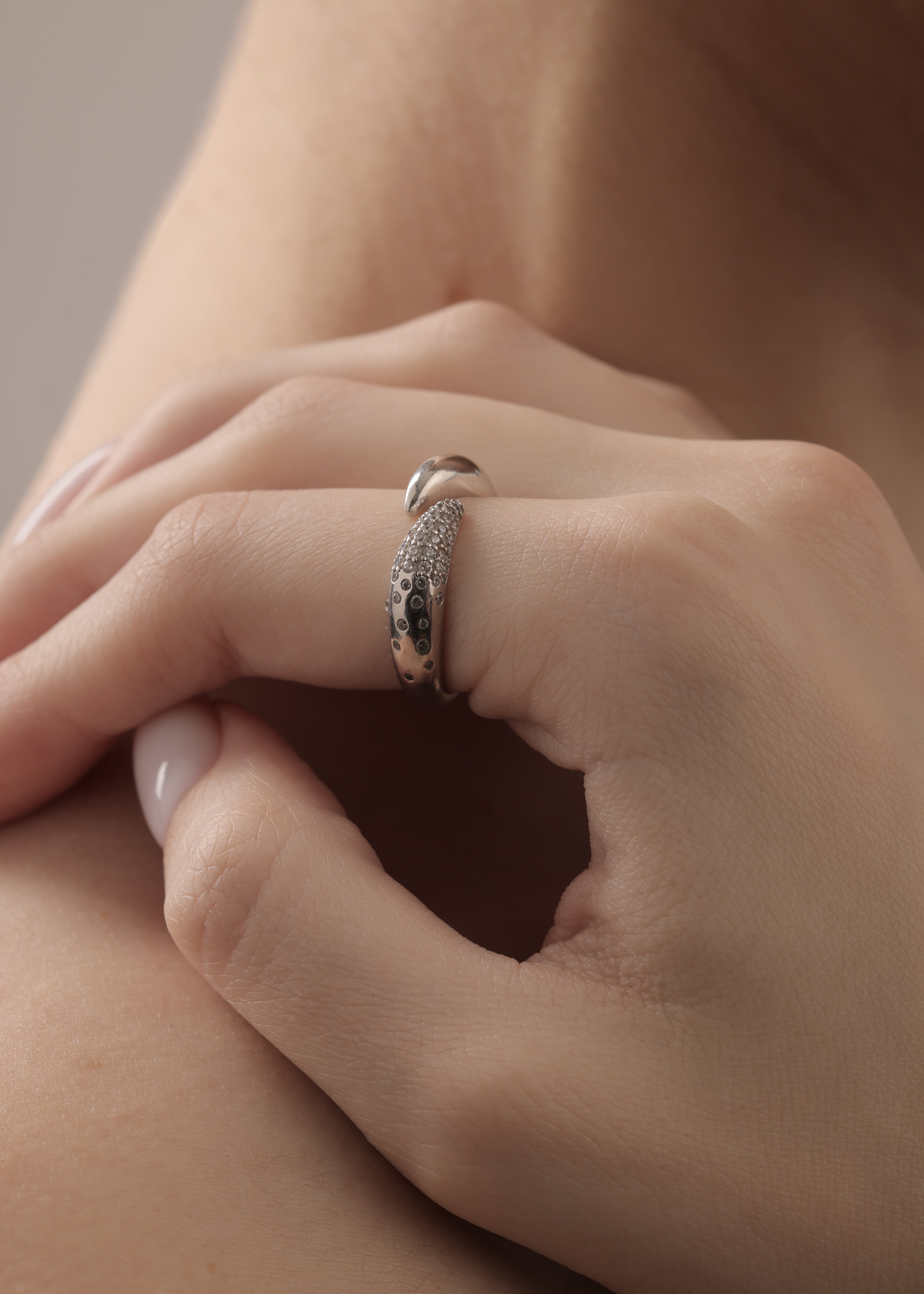 Silver Stardust Fang Ring