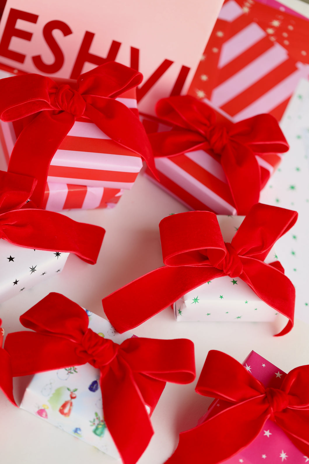Click and pick your favourite Gift Wrapping Paper