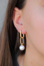 Load image into Gallery viewer, Pearl Link Earrings
