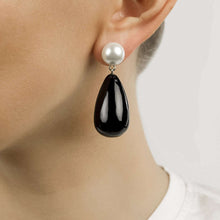 Load image into Gallery viewer, Black drop Earrings
