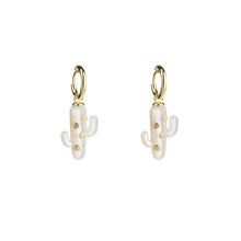 Load image into Gallery viewer, Cactus Pearl Earrings
